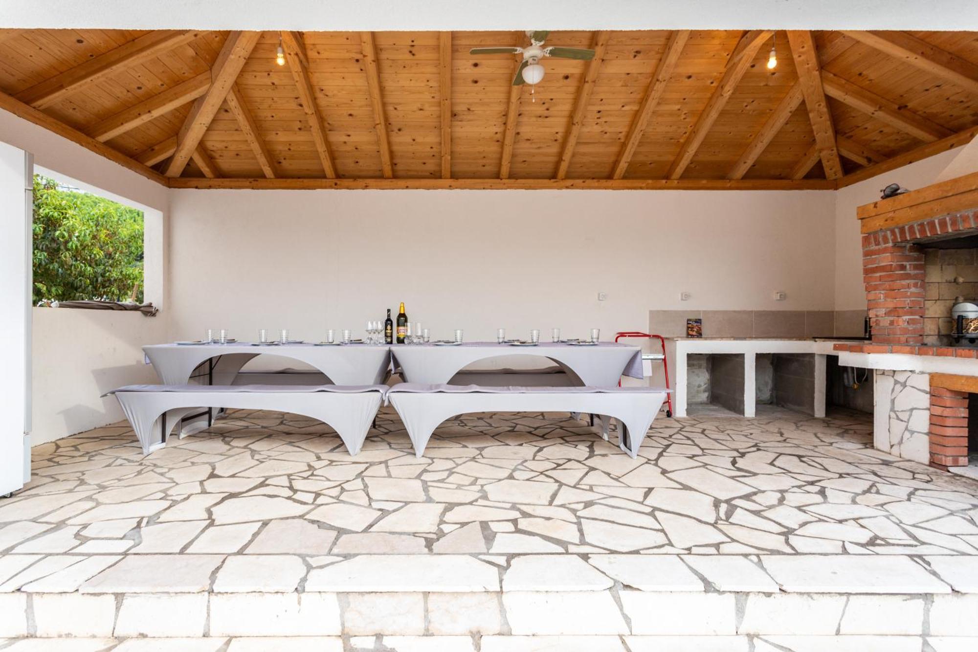 Villa Ana Perfect For Families With Kids And Groups,House With Heated Pool Podstrana Exterior foto