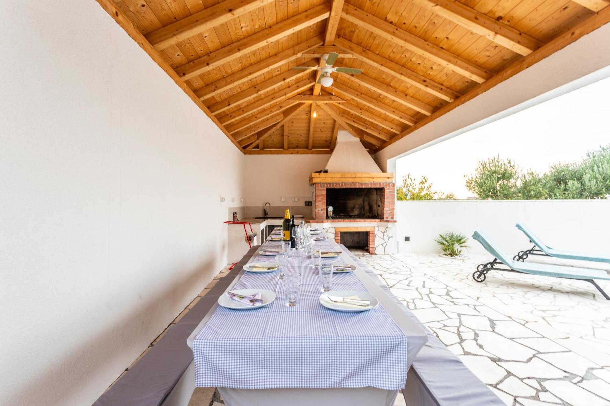 Villa Ana Perfect For Families With Kids And Groups,House With Heated Pool Podstrana Exterior foto